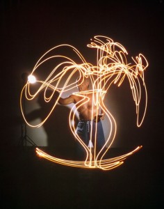 Pablo Picasso (Metà del XX secolo) "Disegni di luce" - Fotografia di  Gjon Mili